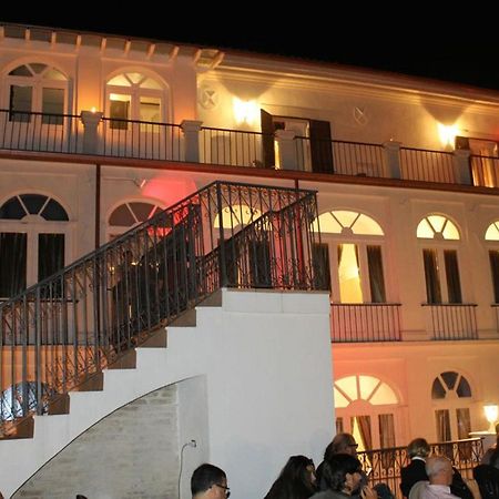 Palazzo Tilli Casoli  Exteriér fotografie